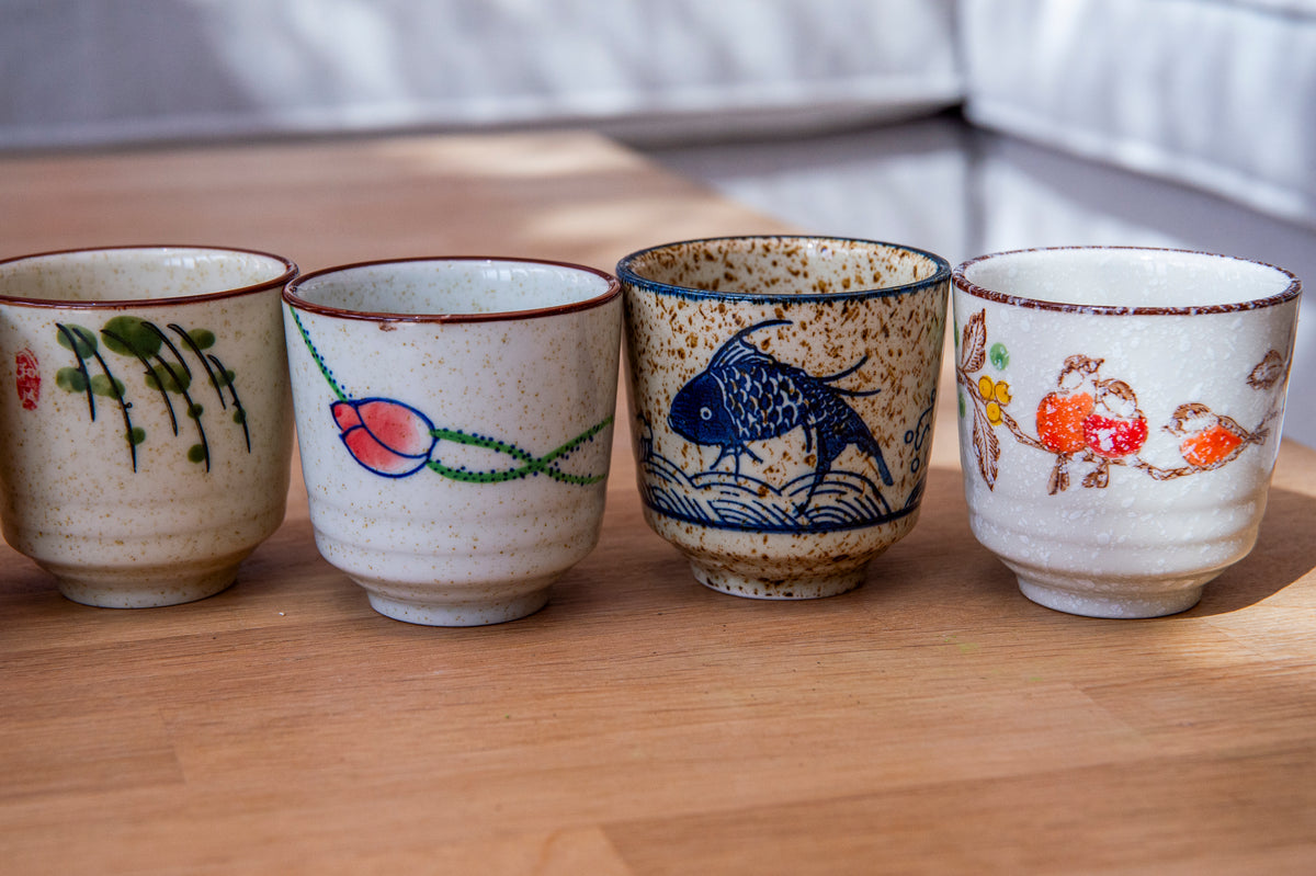 Ensemble de 5 tasses en céramique peintes à la main
